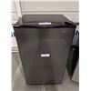 Image 1 : INSIGNIA MINI FRIDGE