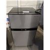 Image 1 : INSIGNIA MINI FRIDGE WITH TOP FREEZER