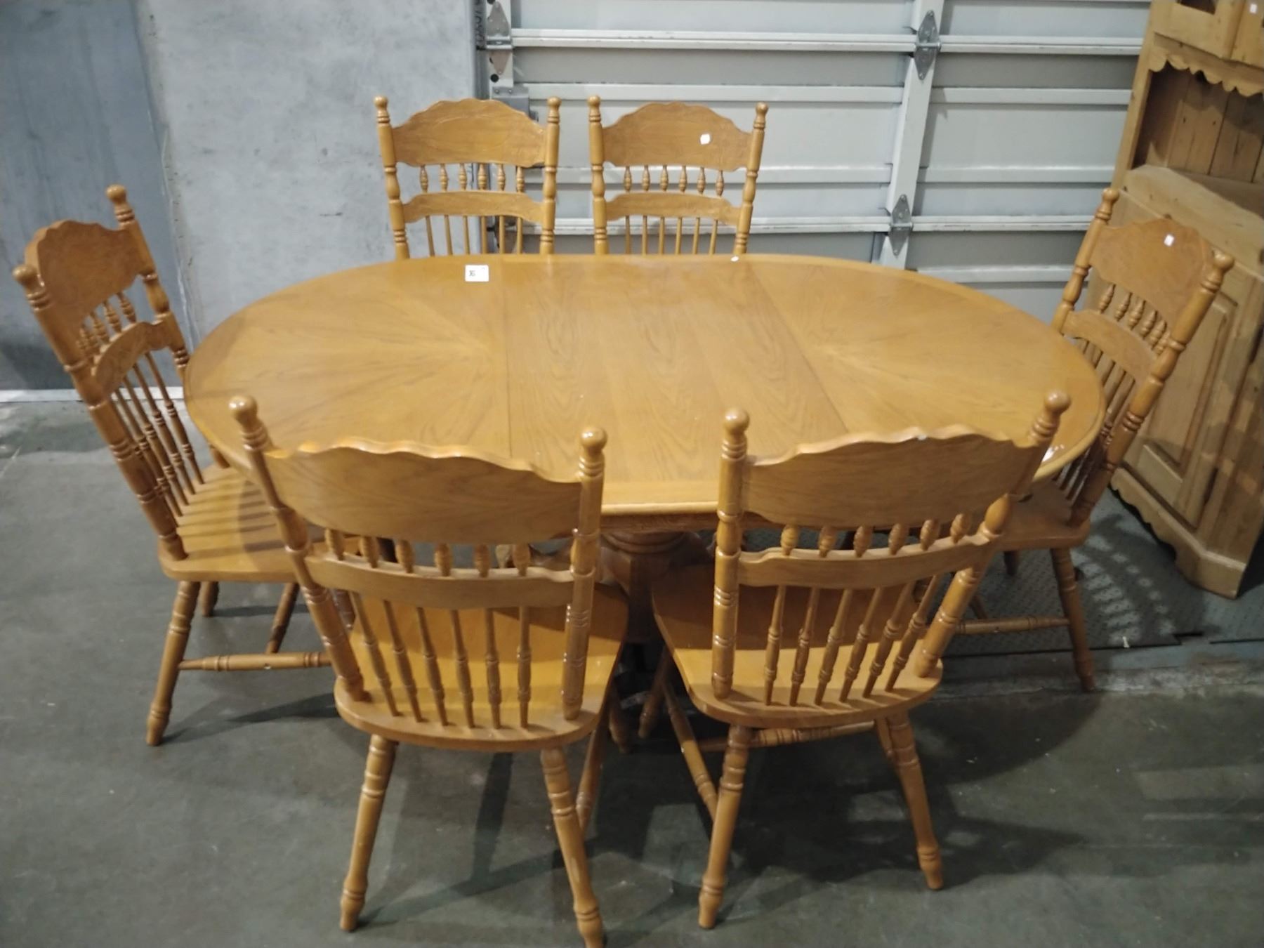 LIGHT WOOD BALL & CLAW FOOT DINING TABLE WITH LEAF AND 6 CHAIRS - Able