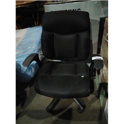 ROLLING OFFICE CHAIR