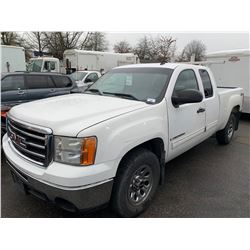 2008 GMC SIERRA, SLE, WHITE, CREW CAB, GAS, AUTOMATIC, VIN#2GTEK19J381220587, 241,705KMS,