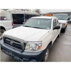 2006 TOYOTA TACOMA, 2DR EXT CAB PU, WHITE, VIN # 5TETX22NX6Z262453