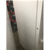 Image 3 : NEW FRIGIDAIRE UPRIGHT FREEZER MODEL FFFU14M1QWJ (COSMETIC DAMAGE RIGHT SIDE - SEE PICS / 30" WIDE)