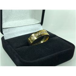 GOLD COLOUR TITANIUM STEEL RING WITH 9 CUBIC ZIRCONIUMS, SIZE 10, JEWELRY BOX NOT INCLUDED