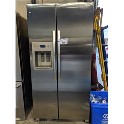 STAINLESS STEEL KITCHENAID FRENCH DOOR REFRIGERATOR WITH WATER + ICE