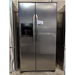 STAINLESS STEEL FRIGIDAIRE FRENCH DOOR REFRIGERATOR WITH WATER + ICE