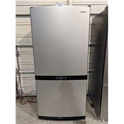 SAMSUNG REFRIGERATOR WITH BOTTOM FREEZER