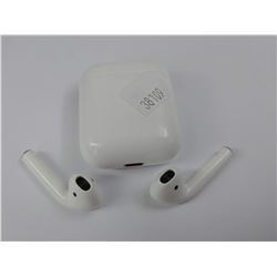 APPLE AIRPODS WITH CHARGING CASE