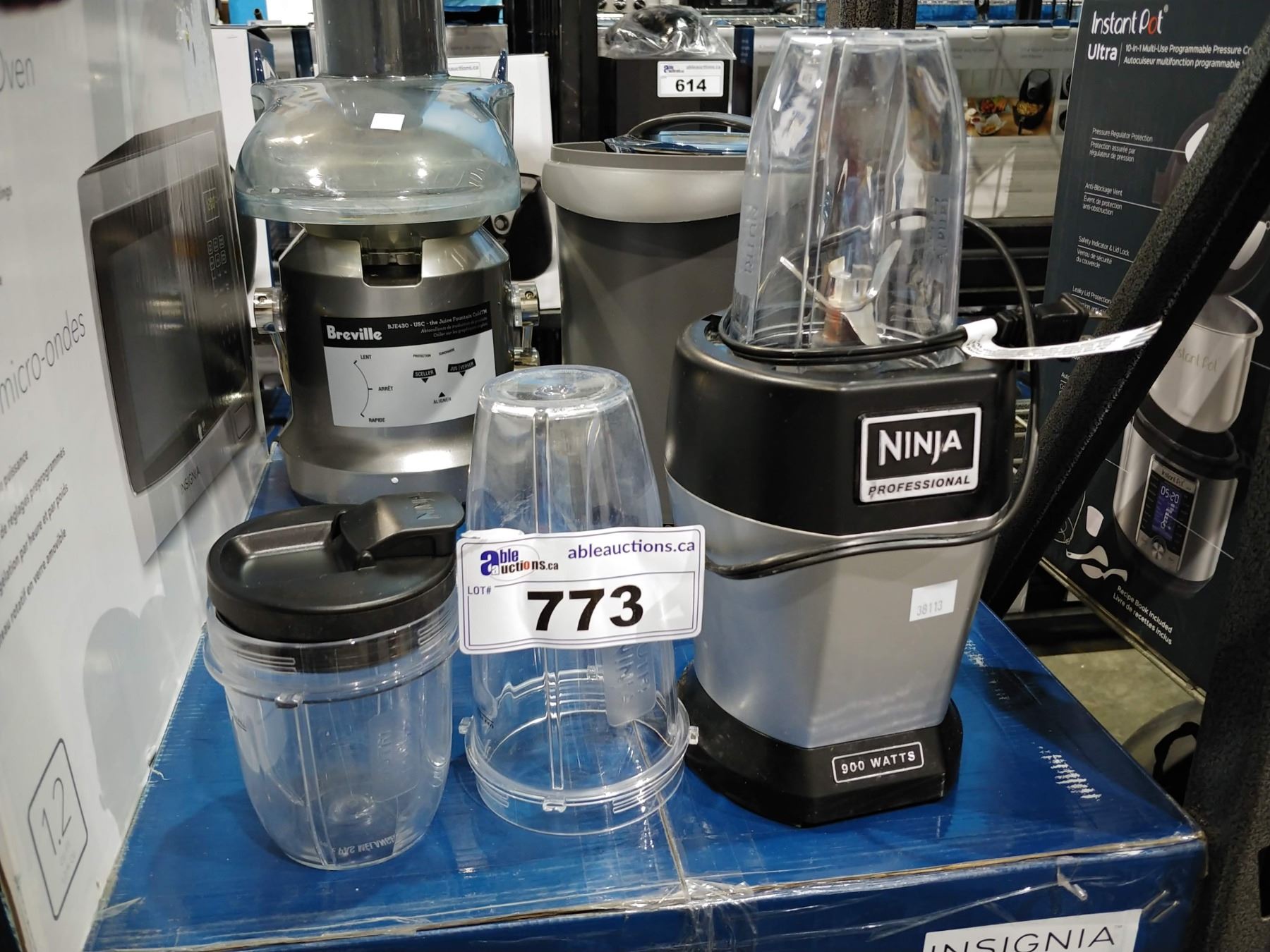 NINJA PROFESSIONAL 900 WATT BLENDER - Able Auctions