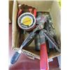 Image 2 : LOT OF AUTOMOTIVE ITEMS (WASHERS, CUTTING FLUID, STAPLERS, GAUGES, ETC)