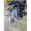 Image 2 : SIPHON FEED SPRAY GUN (VAPOR)