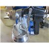 Image 3 : SIPHON FEED SPRAY GUN (VAPOR)