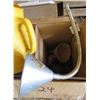 Image 5 : LOT OF MISC AUTOMOTIVE SUPPLIES (OIL FUNNELS, OIL JUGS, USED OIL, ETC)