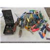 Image 1 : LOT OF HAND TOOLS (SCREWDRIVERS, PLIERS, ETC)