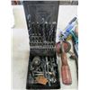 Image 2 : LOT OF HAND TOOLS (SCREWDRIVERS, PLIERS, ETC)