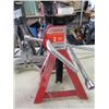 Image 2 : LOT OF 3 AXLE STANDS, CAR JACK AND SPEED WRENCH