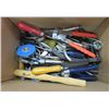Image 2 : LOT OF MISC TOOLS (BRUSH AND ROLLER CLEANER, ETC)