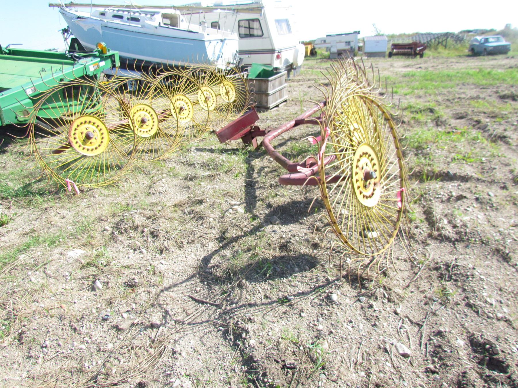 LOT OF TWO RAKES (5 WHEEL) *3 PTH* (SIDE DELIVERY)