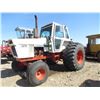 Image 2 : TRACTOR (CASE 1570) *NOT RUNNING* (30.5L-32