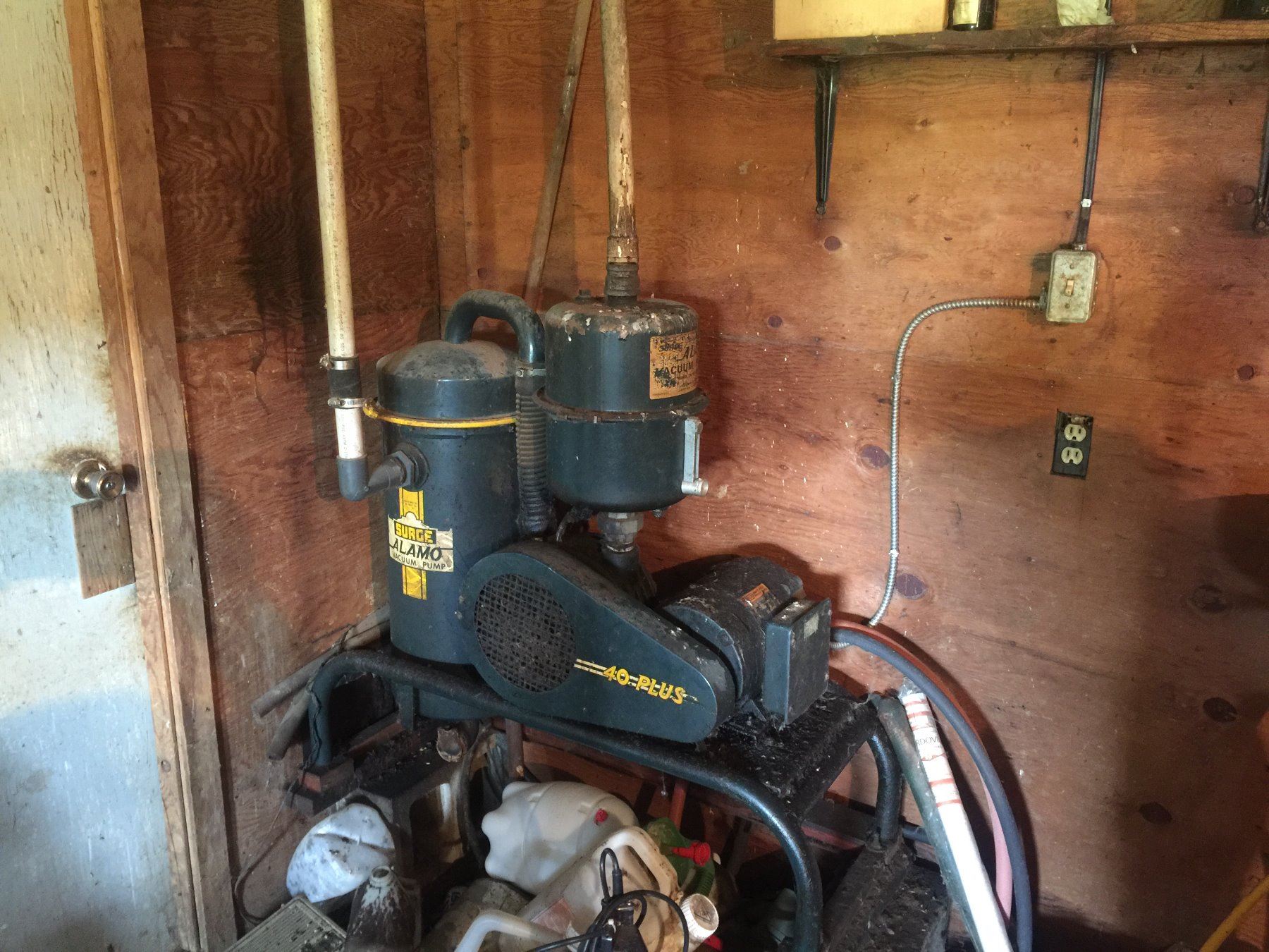 DAIRY BARN VACUUM PUMP (SURGE ALAMO)
