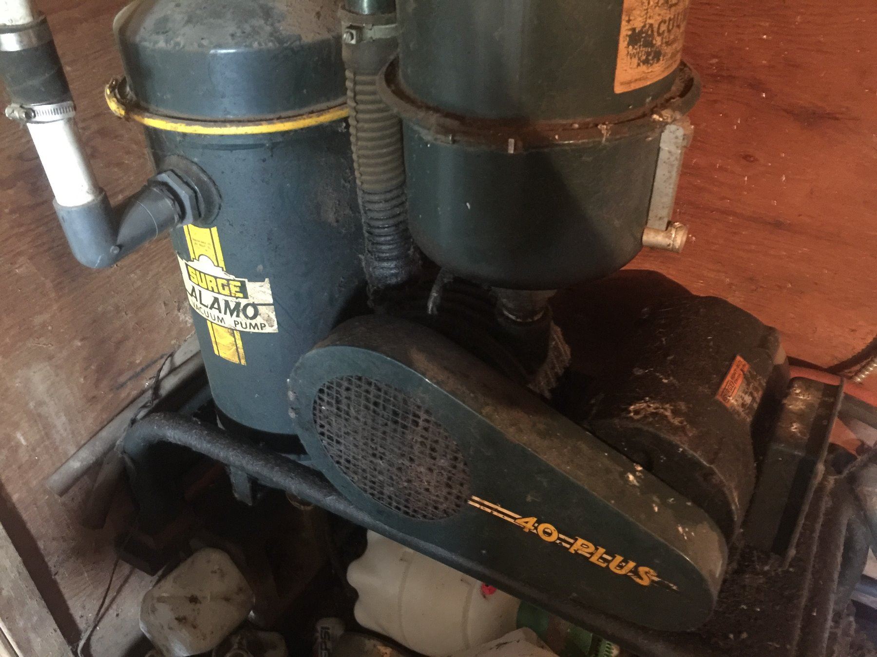 DAIRY BARN VACUUM PUMP (SURGE ALAMO)