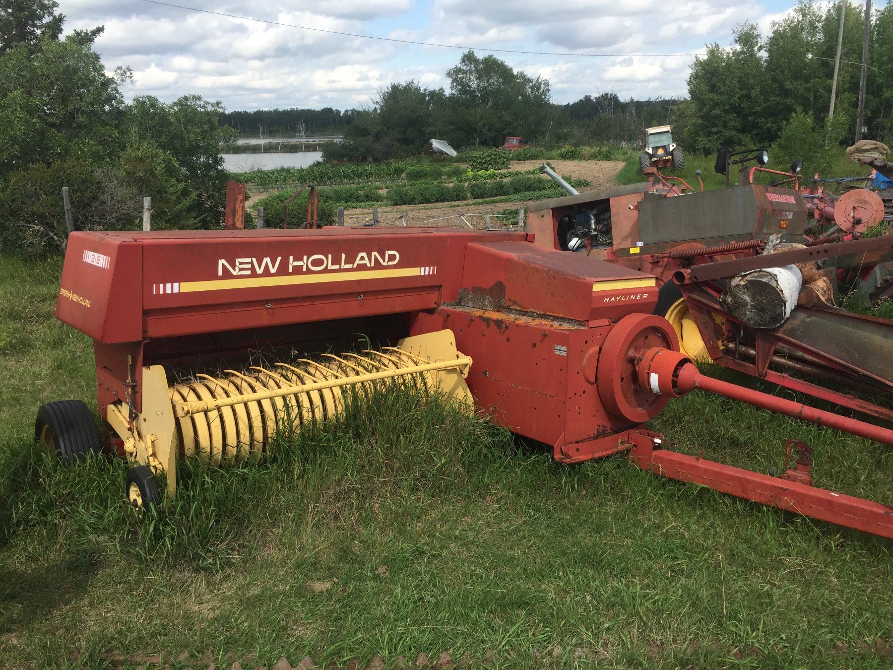 NEW HOLLAND 316 SQUARE BALER NEW HOLLAND 316 SQUARE BALER