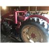Image 1 : 844-S INTERNATIONAL MFWA TRACTOR w/ 707 LEON F.E.L.