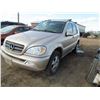 Image 1 : 2002 MERCEDES ML320 (GOLD)