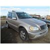 Image 2 : 2002 MERCEDES ML320 (GOLD)
