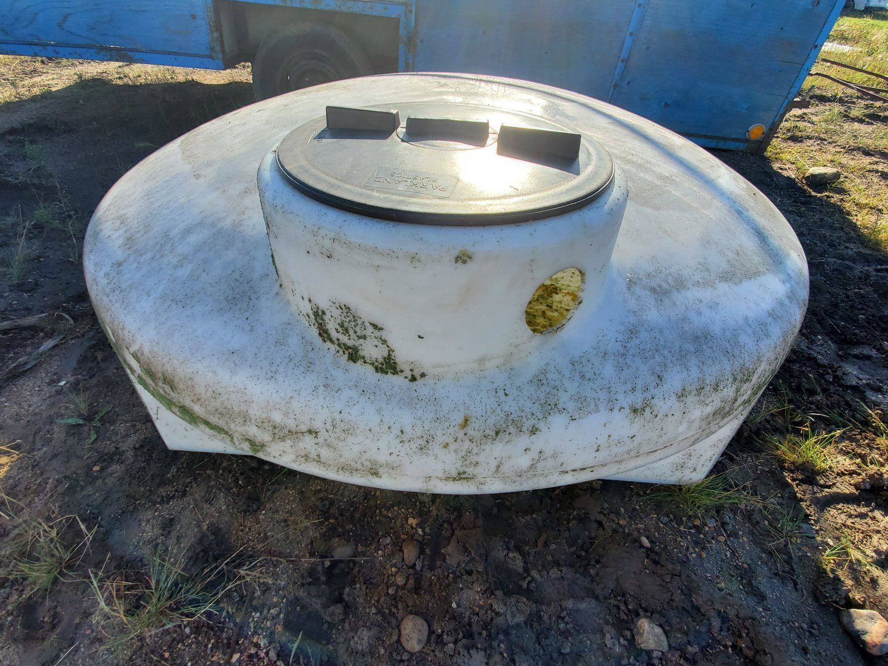 250 GALLON POLY WATER TANK 250-gallon-poly-water-tank