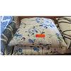 Image 2 : Qty 2 Matching Floral Print Throw Pillows