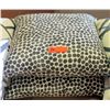 Image 1 : Qty 2 Matching Spotted Throw Pillows