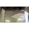 Image 2 : White King Comforter