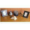 Image 1 : Picture Frames, Ceramic Shell, Vases, Accent Décor