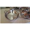 Image 2 : Williams Sonoma Pots, Pans, Lids, Grater