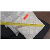 Image 2 : Qty 3 Decorative Throw Pillows