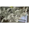 Image 2 : White Curled Acrylic Chandelier