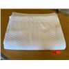 Image 1 : White Vera Wang Blanket/Bedspread, 100% Cotton