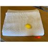 Image 2 : White Vera Wang Blanket/Bedspread, 100% Cotton