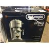 Image 1 : DeLonghi Dedica Deluxe 15-bar Espresso and Cappuccino Maker