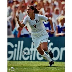 Mia Hamm Signed 16x20 Photo (Fanatics Hologram)