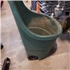 Image 2 : ROLLING GARDEN BASKET