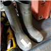 Image 1 : DUNLOP SIZE 10 RUBBER BOOTS