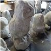 Image 3 : CONCRETE OWL STAUTE