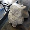 Image 1 : CONCRETE OWL STAUTE