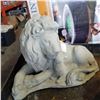 Image 1 : CONCRETE LION AND LAMB STATUE
