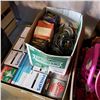 Image 2 : BOX OF LIGHT BULBS AND GARDEN LIGHTS