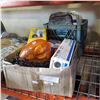 Image 1 : LOT OF INDOOR AND OUTDOOR SPEAKERS, AMBER COTATING LIGHT, AND ELECTRONICS