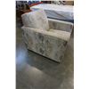 Image 3 : UPHOLSTERED BUTTON BACK ARMCHAIR