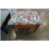 Image 2 : 2 FOOT STOOLS